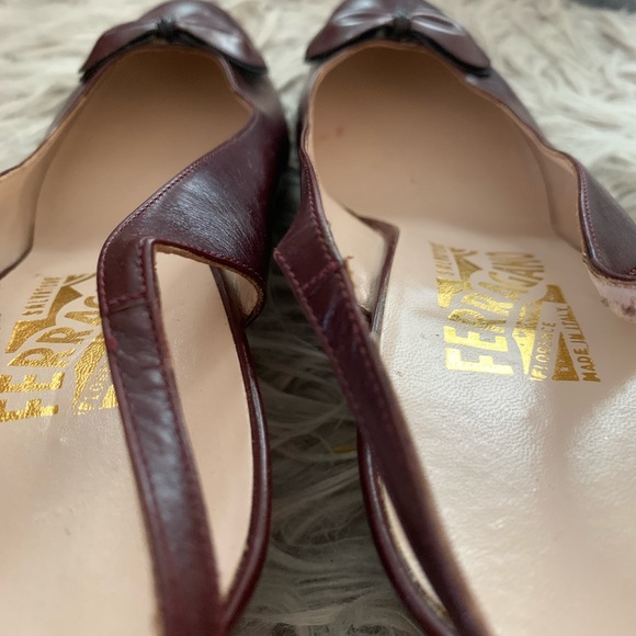 Salvatore Ferragamo Bow Toe Sling-back Heels - Picture 2 of 7